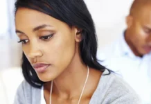 il surprend son père avec sa femme, la suite des évènements va vous laisser sans voix.